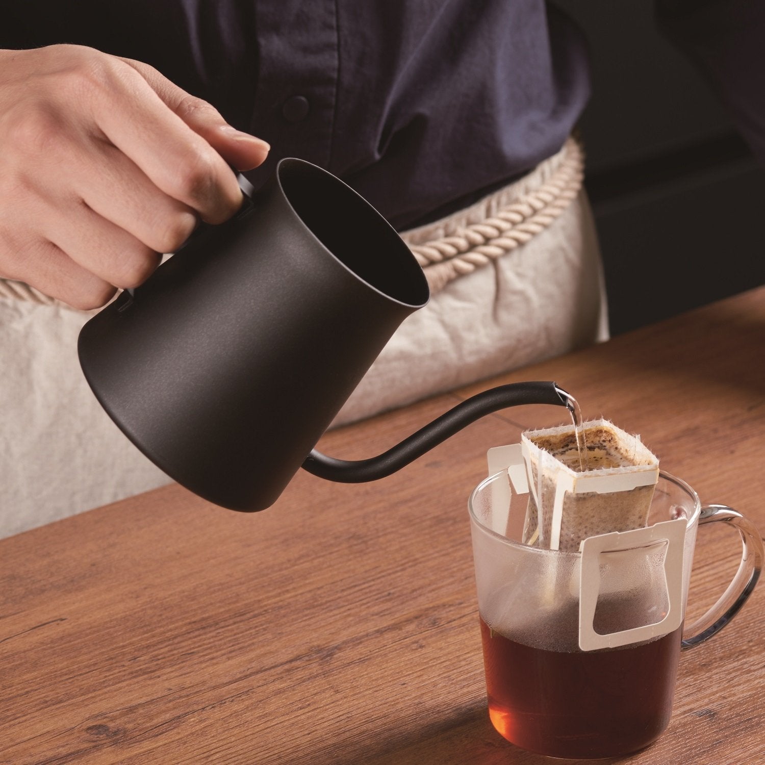 預訂|Hario - V60 啞光黑迷你掛耳細口手沖壺 Mini Drip Kettle (KASUYA 粕谷哲 Model 300ml ) KDK-300-MB|《約10-14個工作天內寄出》